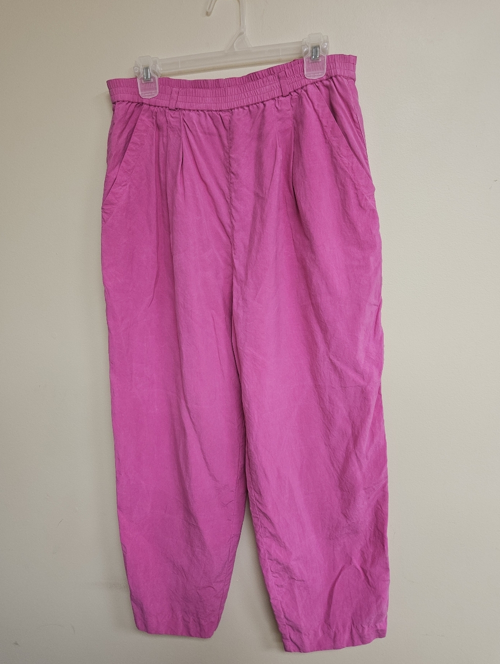 Real Clothes Saks Fifth Ave Pink Silk Pull On Pants With Pockets Tapered Leg M